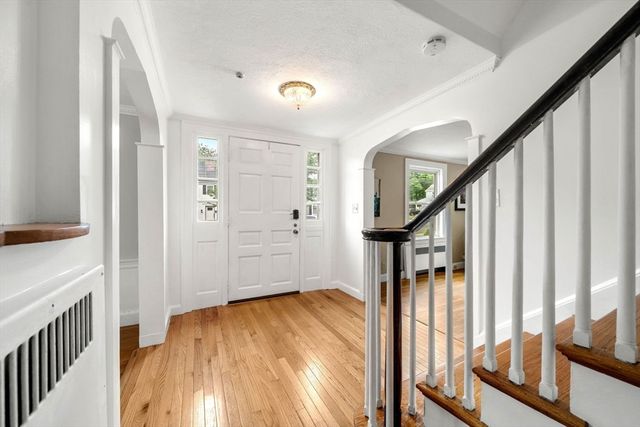 88 Elm St, Milton, MA 02186