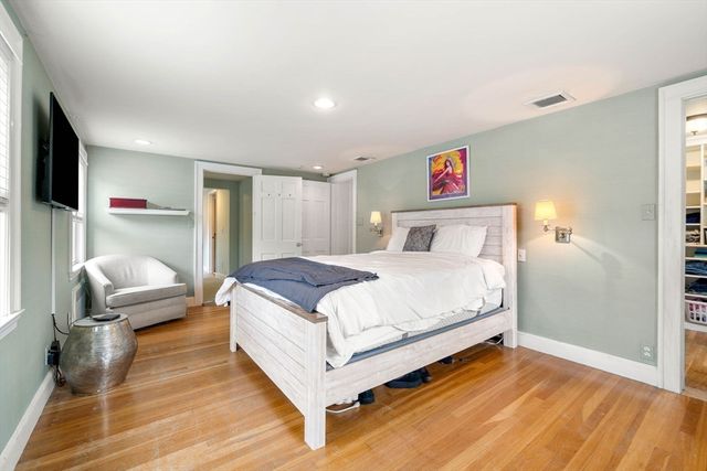 88 Elm St, Milton, MA 02186