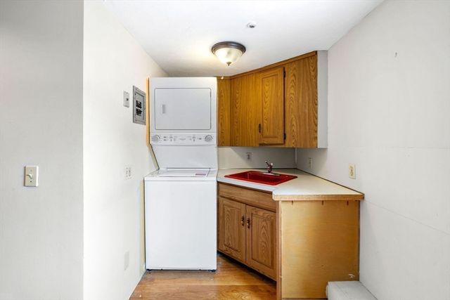 88 Elm St, Milton, MA 02186