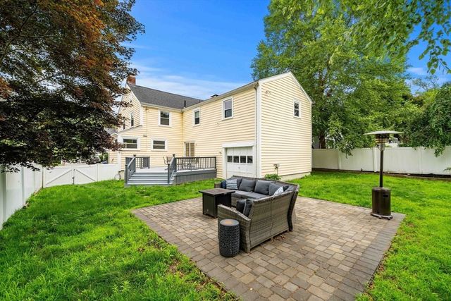 88 Elm St, Milton, MA 02186