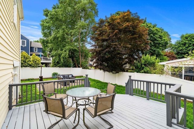 88 Elm St, Milton, MA 02186