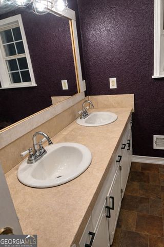 100 Woodlake Drive, Chatsworth, GA 30705