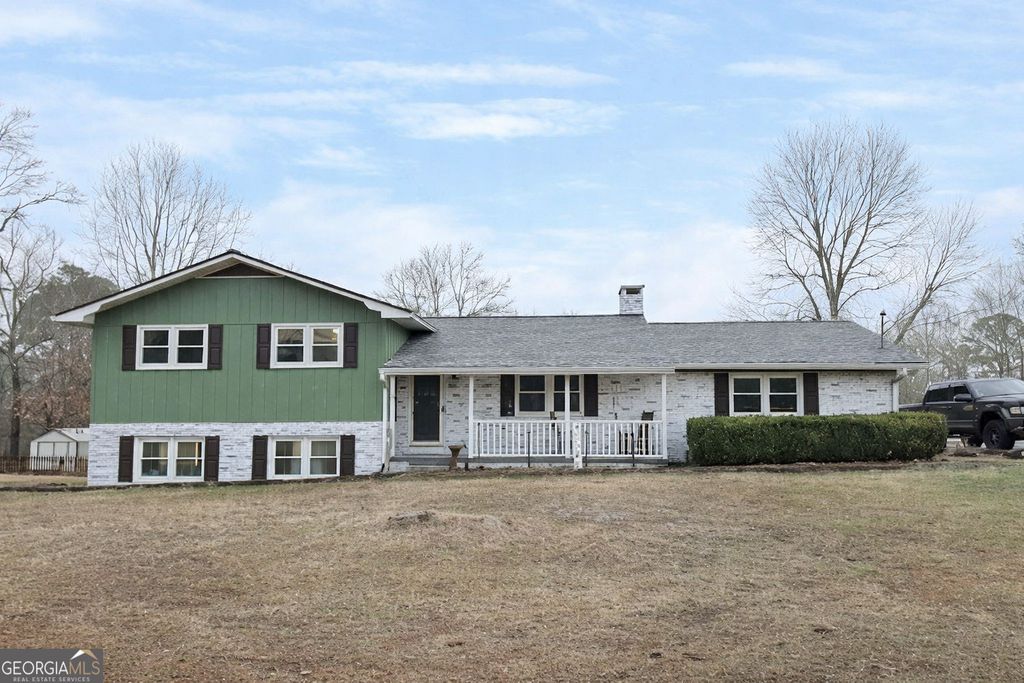 100 Woodlake Drive, Chatsworth, GA 30705