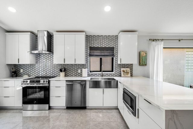 13618 Breton Lane, Delray Beach, FL 33446