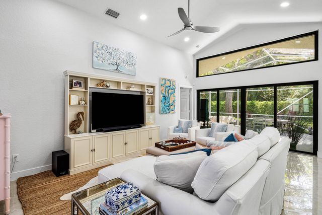 13618 Breton Lane, Delray Beach, FL 33446