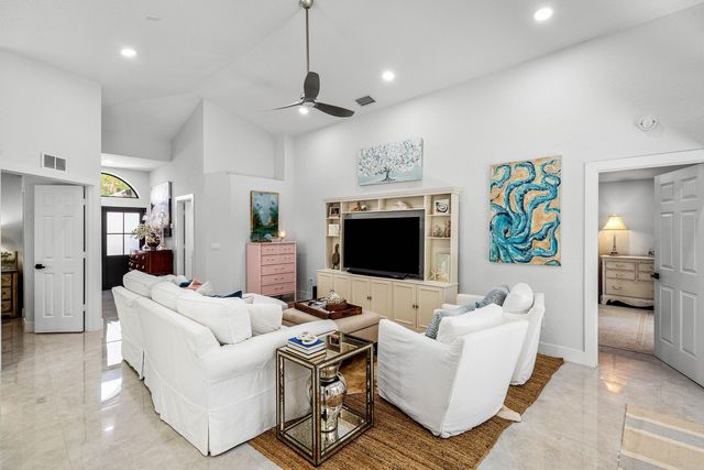 13618 Breton Lane, Delray Beach, FL 33446