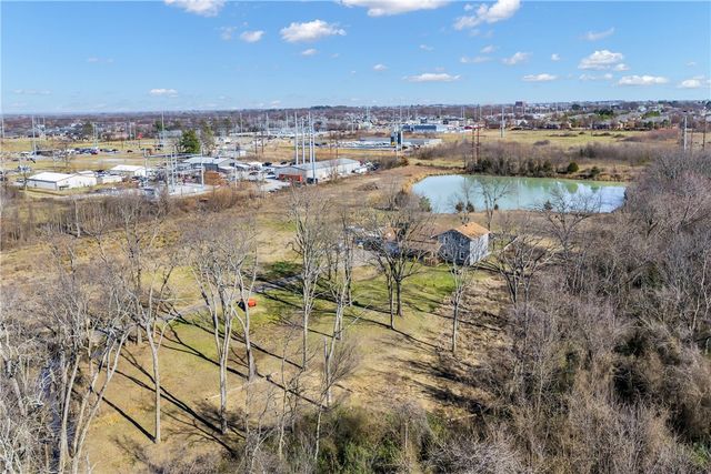 1621 & 1623 Greenhouse Road, Bentonville, AR 72713