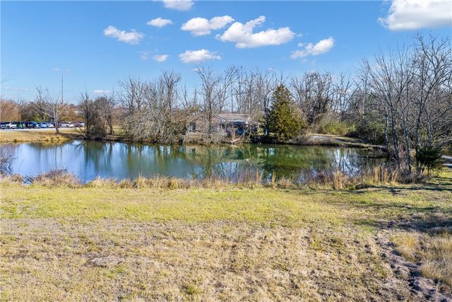 1621 & 1623 Greenhouse Road, Bentonville, AR 72713