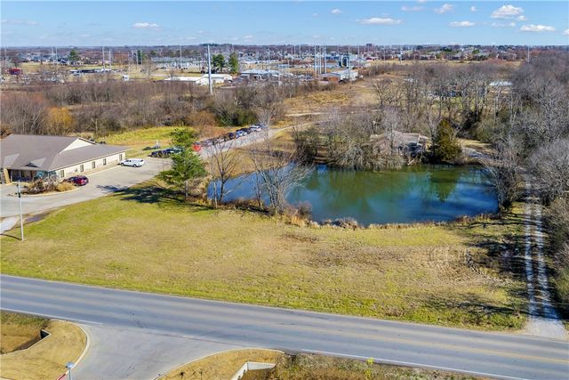 1621 & 1623 Greenhouse Road, Bentonville, AR 72713