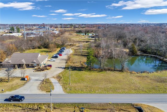 1621 & 1623 Greenhouse Road, Bentonville, AR 72713