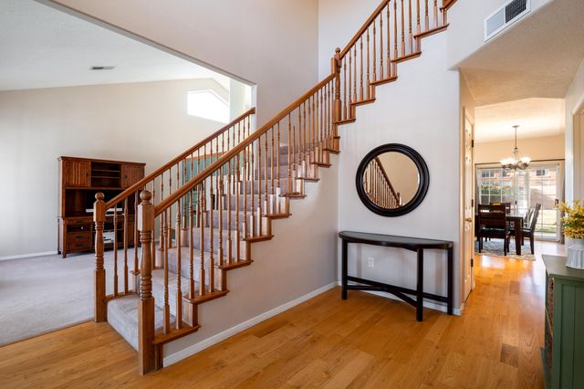 8605 Hillshire Place NW, Albuquerque, NM 87114