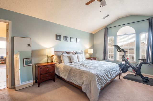 8605 Hillshire Place NW, Albuquerque, NM 87114