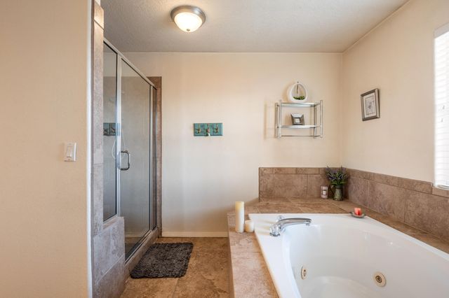 8605 Hillshire Place NW, Albuquerque, NM 87114