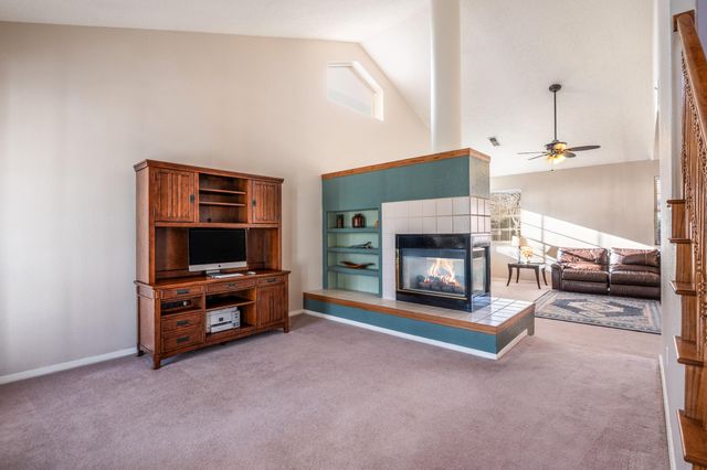 8605 Hillshire Place NW, Albuquerque, NM 87114