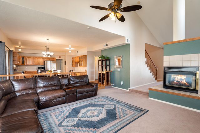 8605 Hillshire Place NW, Albuquerque, NM 87114