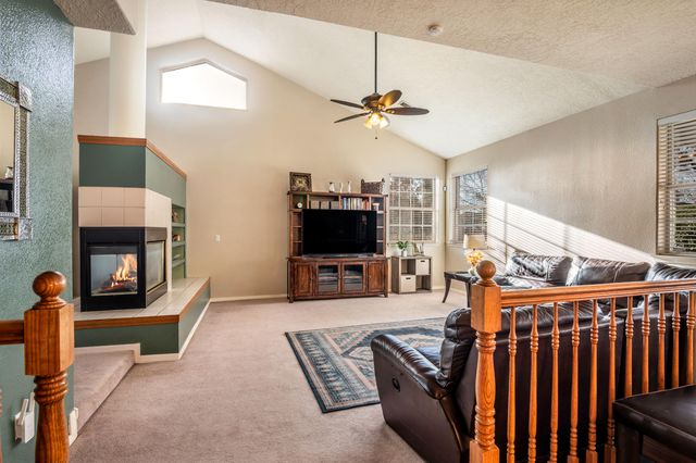 8605 Hillshire Place NW, Albuquerque, NM 87114