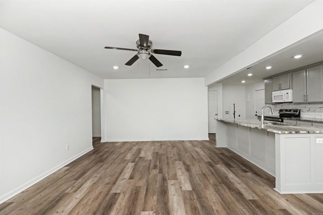 1300 Blue Acres, White Hall, AR 71602