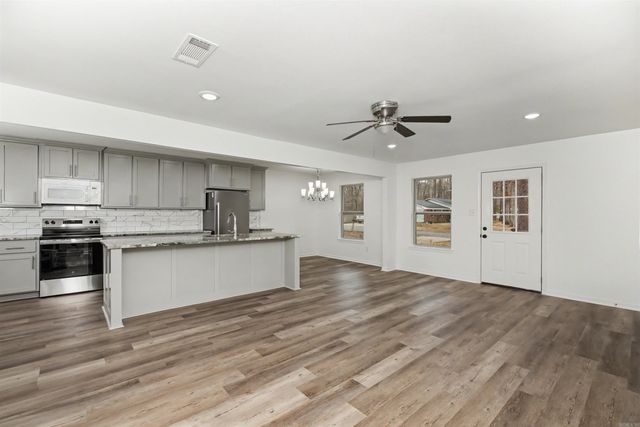 1300 Blue Acres, White Hall, AR 71602