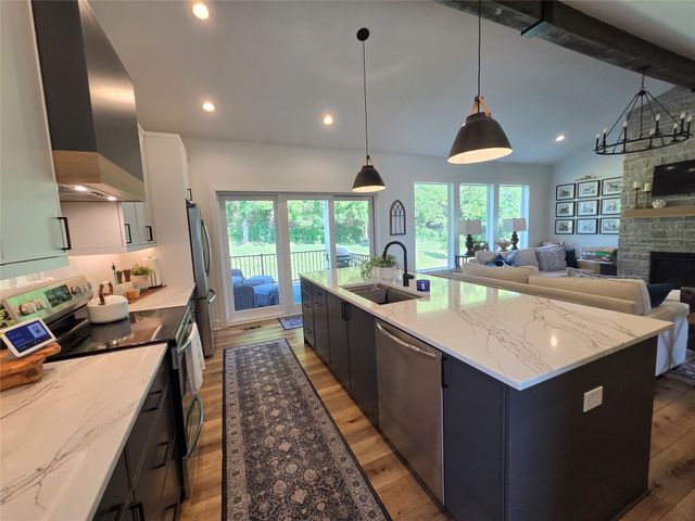 2725 NW Brookside Drive, Grimes, IA 50111