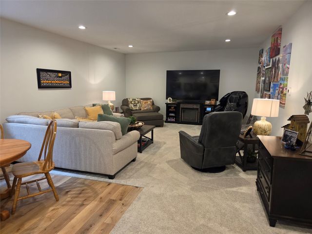 2725 NW Brookside Drive, Grimes, IA 50111