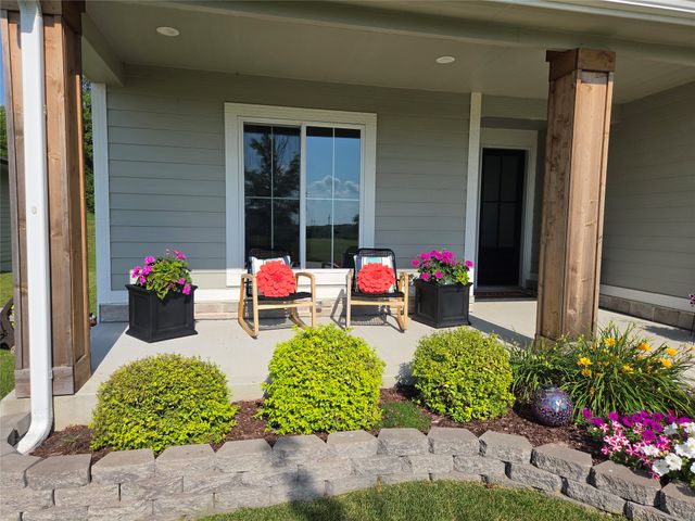 2725 NW Brookside Drive, Grimes, IA 50111