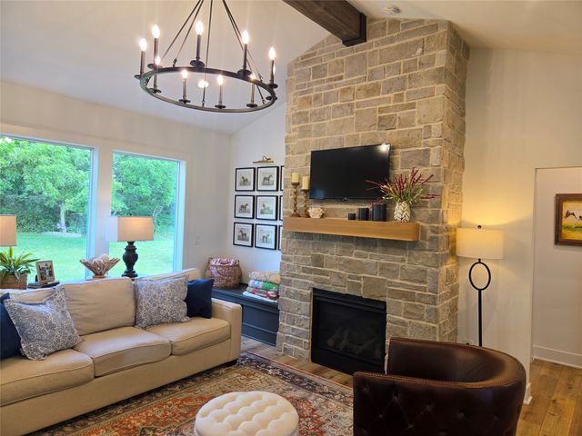 2725 NW Brookside Drive, Grimes, IA 50111