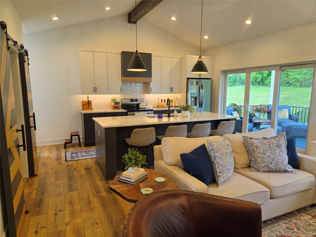 2725 NW Brookside Drive, Grimes, IA 50111