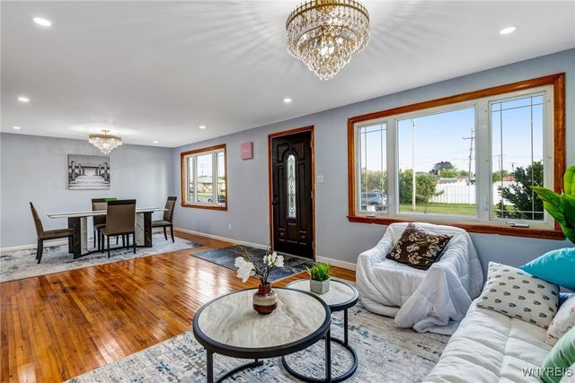 196 Barnabas Drive, Cheektowaga, NY 14043