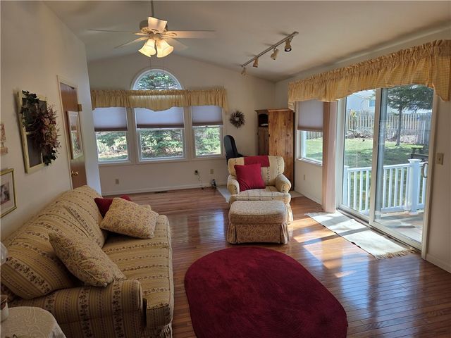 516 Heritage Dr Drive, Greece, NY 14615