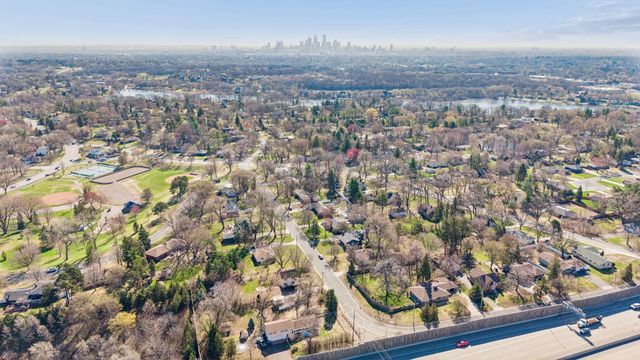 5311 Saint Croix Avenue N, Golden Valley, MN 55422