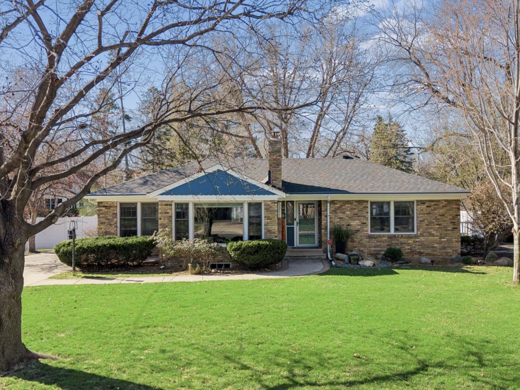 5311 Saint Croix Avenue N, Golden Valley, MN 55422