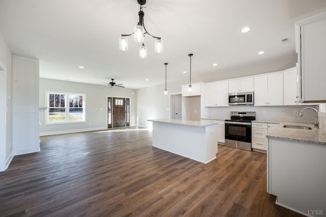 10402 Leesville Road, Lynch Station, VA 24571