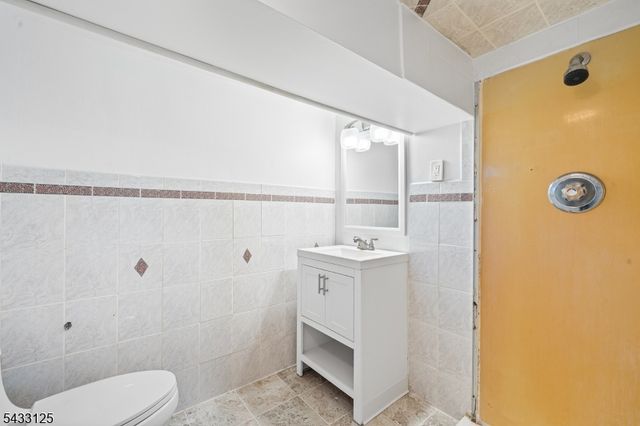 416 Belgrove Dr, Kearny Town, NJ 07032