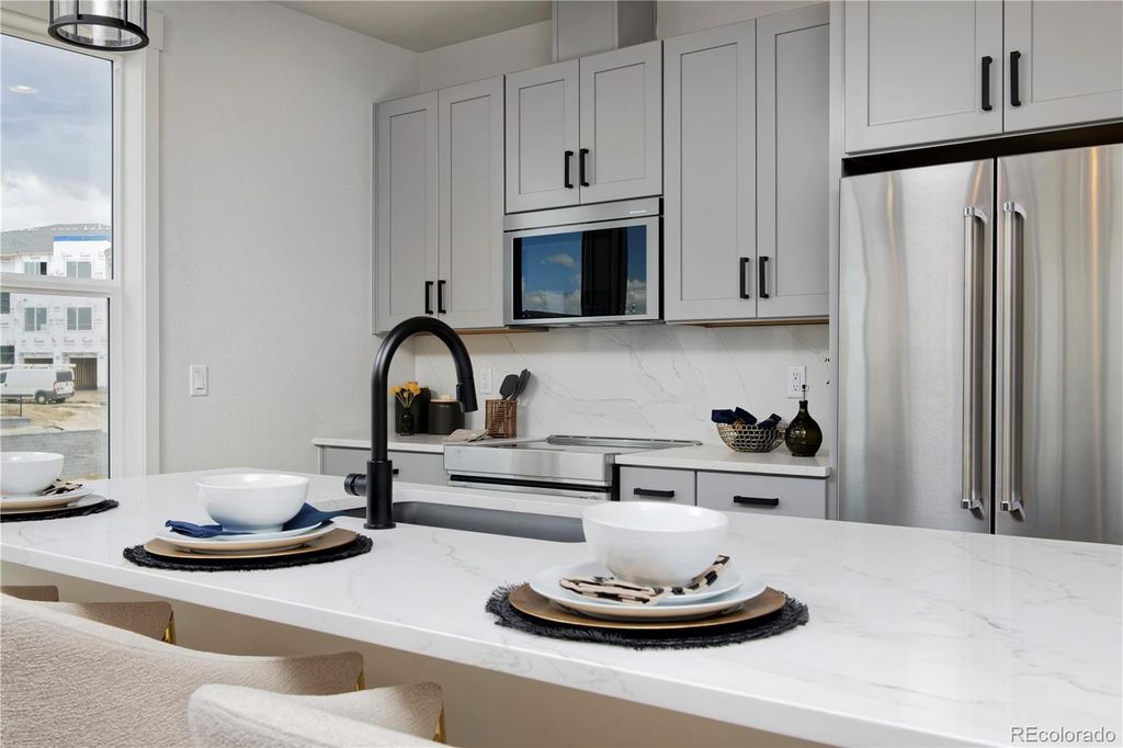 Image 8 of property listing at 11532 Vibrato Lane, Lone Tree, CO 80134