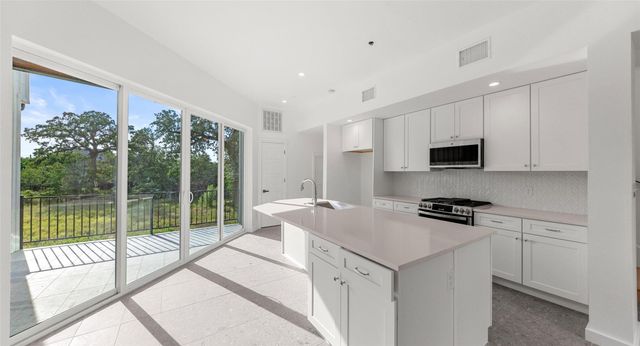 5912 Harold CT 106, Austin, TX 78721
