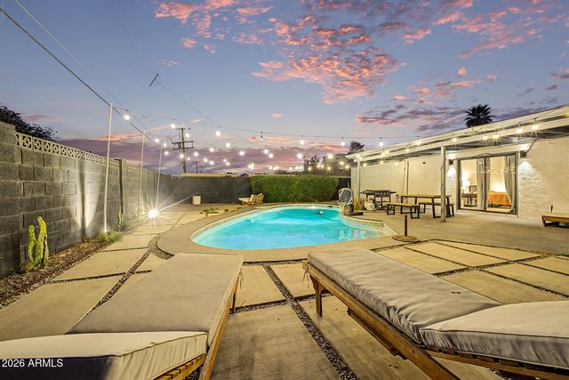 3925 W KRALL Street, Phoenix, AZ 85019