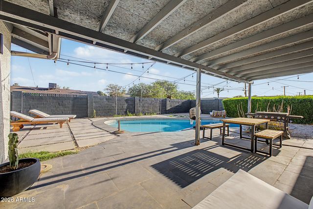 3925 W KRALL Street, Phoenix, AZ 85019