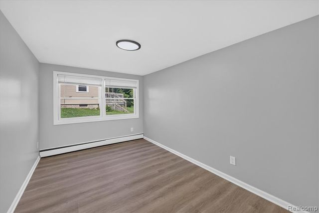 124 E Lafayette Street, Milford, MI 48381
