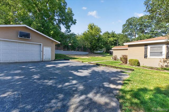 124 E Lafayette Street, Milford, MI 48381