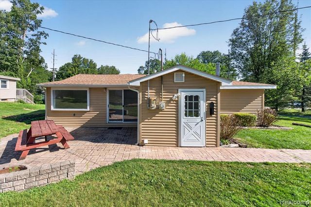 124 E Lafayette Street, Milford, MI 48381
