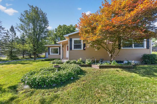 124 E Lafayette Street, Milford, MI 48381