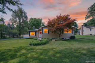 124 E Lafayette Street, Milford, MI 48381
