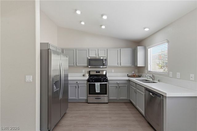 5520 Raven Creek Avenue, Las Vegas, NV 89130