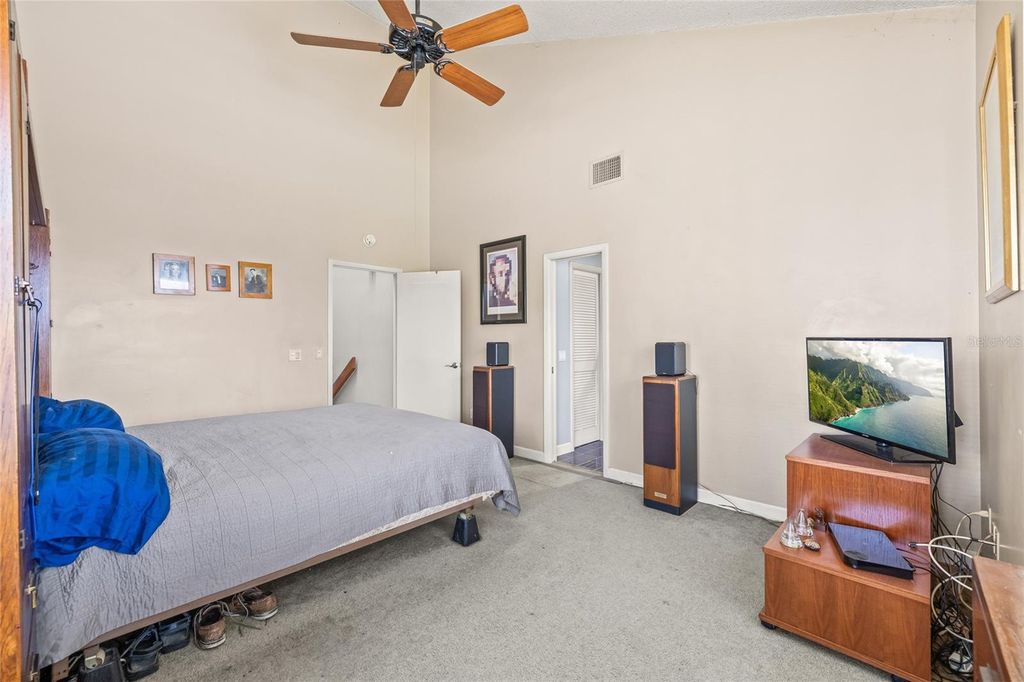 Image 28 of property listing at 4029 STARFISH LANE, Tampa, FL 33615