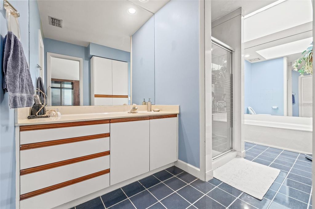 Image 30 of property listing at 4029 STARFISH LANE, Tampa, FL 33615