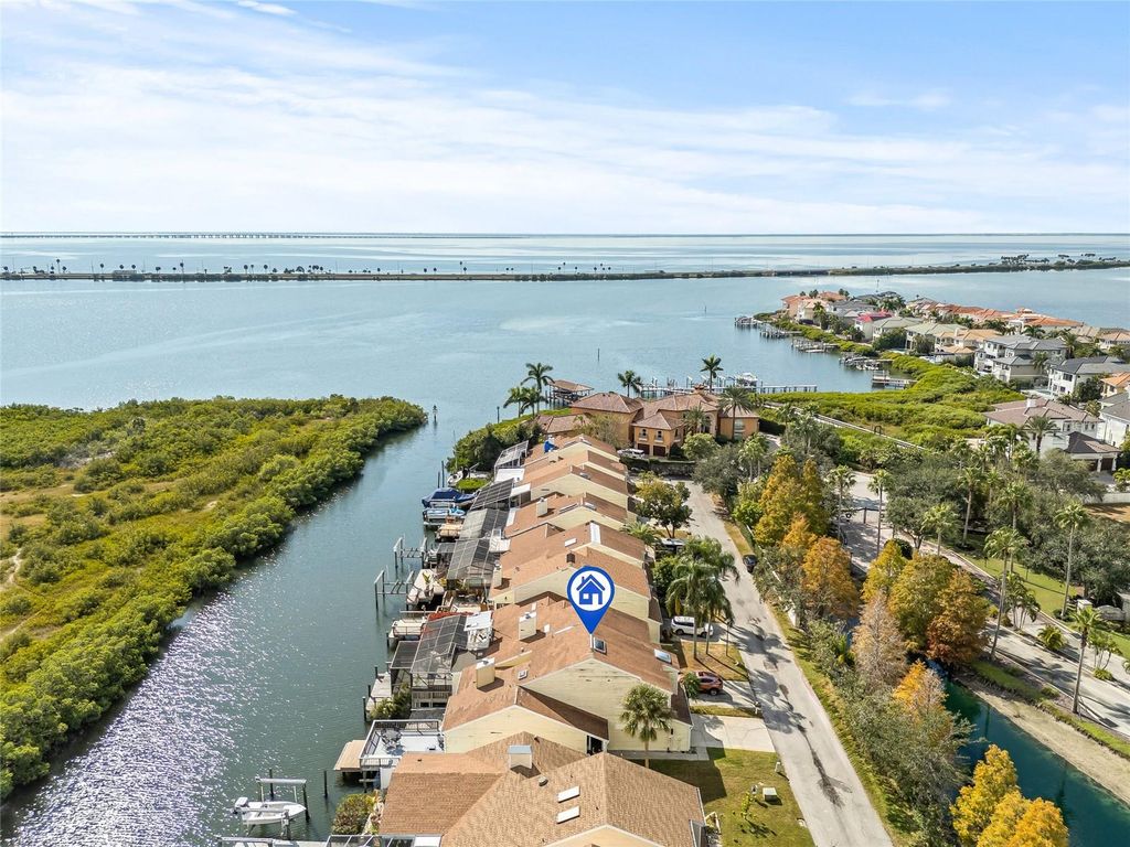 Image 4 of property listing at 4029 STARFISH LANE, Tampa, FL 33615