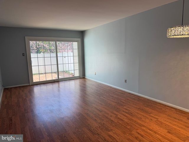 16012 BEACON HILL DR, Southampton, PA 18966