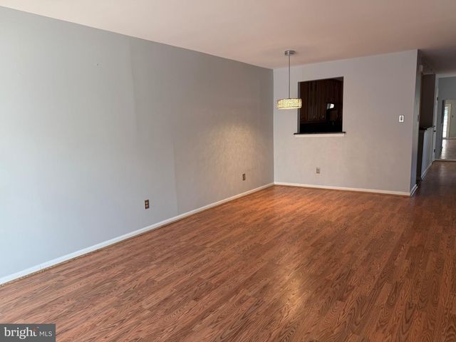 16012 BEACON HILL DR, Southampton, PA 18966