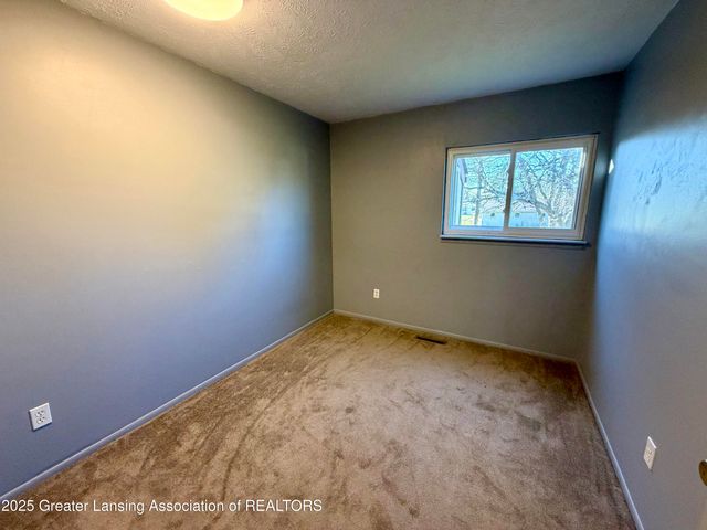 612-610 S Dibble Boulevard, Lansing, MI 48917