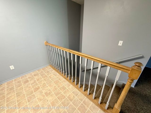 612-610 S Dibble Boulevard, Lansing, MI 48917